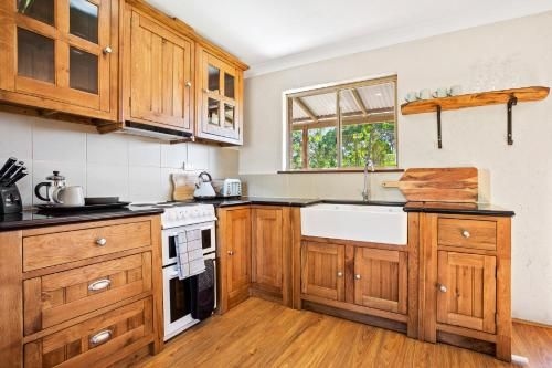 Braeside Cabin One - Pinkwood3