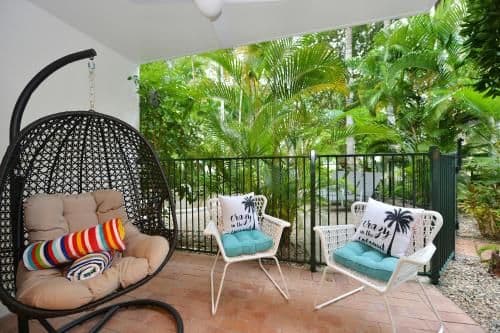 Retro Coconut One-Bedroom Apartment