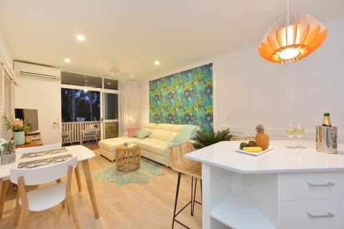 Retro Rainforest One-Bedroom Apartment