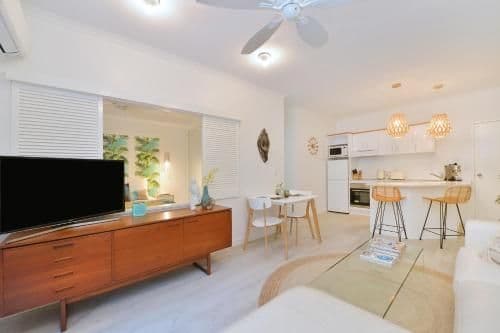 Retro Palms One-Bedroom Apartment