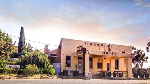 Albion Hotel and Motel Castlemaine1