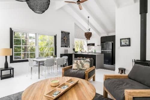 A PERFECT STAY - Black Star A PERFECT STAY - Black Star