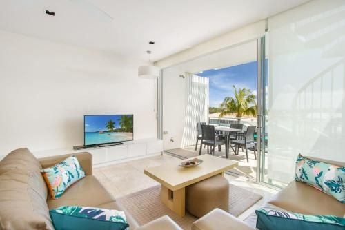 Unit 203 Plantation - Rainbow Beach, Plantation Resort Top Floor, Aircon, Free Wi-Fi (Unit 203 Plantation - Rainbow Beach)4