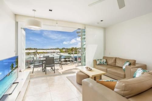 Unit 203 Plantation - Rainbow Beach, Plantation Resort Top Floor, Aircon, Free Wi-Fi (Unit 203 Plantation - Rainbow Beach)3
