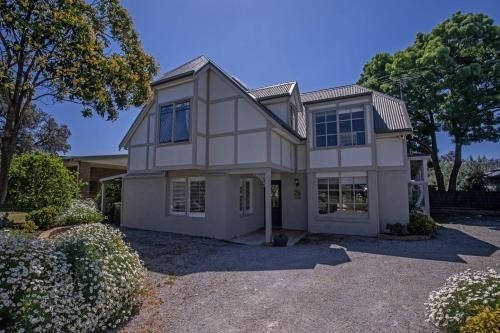 Chapel Island Retreat0