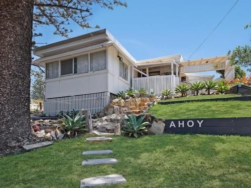 Ahoy Cottage0