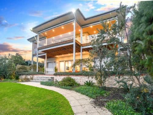 Four-Bedroom Holiday Home - River Front