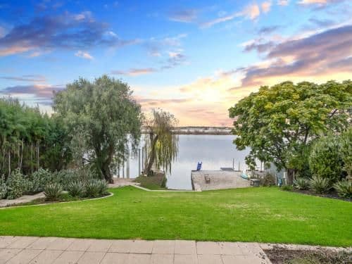 Four-Bedroom Holiday Home - River Front