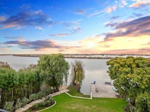 Four-Bedroom Holiday Home - River Front