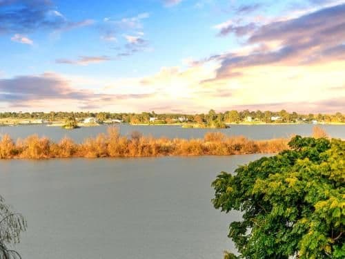 Four-Bedroom Holiday Home - River Front