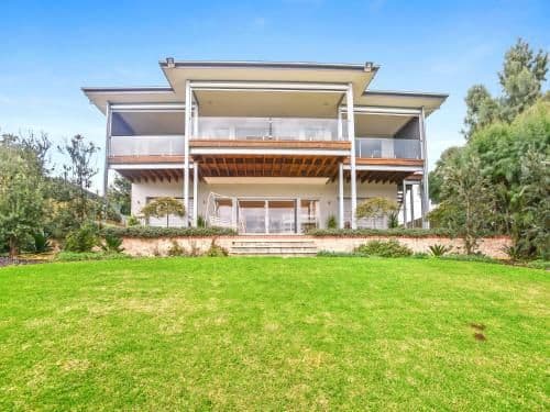 Four-Bedroom Holiday Home - River Front