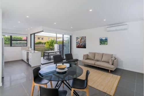 Oxford Steps - Executive 2BR Bulimba Apartment Across from the Park on Oxford St Oxford Steps - Executive 2BR Bulimba Apartment Across from the Park on Oxford St