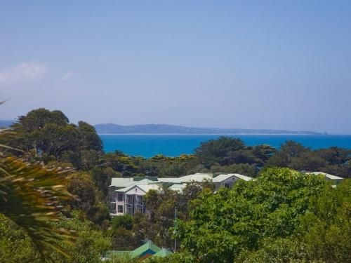 Lorne Chalet Apartment 10 - Ask About Midweek Deals1