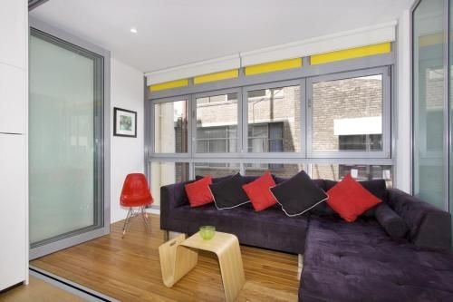Little New York on Riley - Executive 1BR Darlinghurst Apartment with New York Laneway Feel0