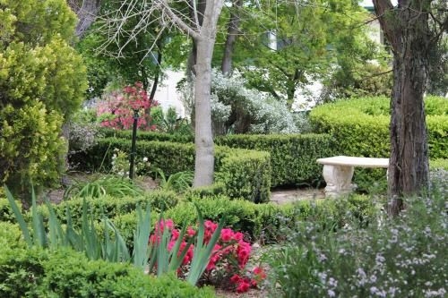 Lynrose Place4