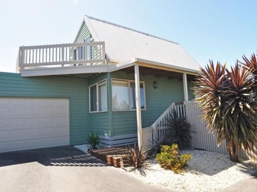 Archies Beachside Abode - Pet Friendly (Outside Only)4