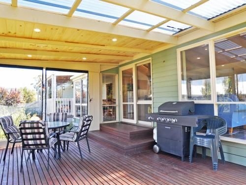 Archies Beachside Abode - Pet Friendly (Outside Only)3