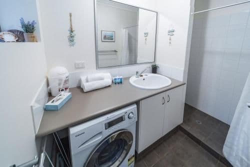 Deluxe Two-Bedroom Apartment with Spa Bath (2 Double Beds)
