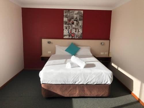 Deluxe Queen Room