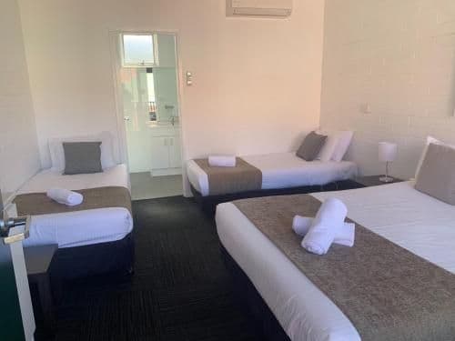 Queen Twin Room