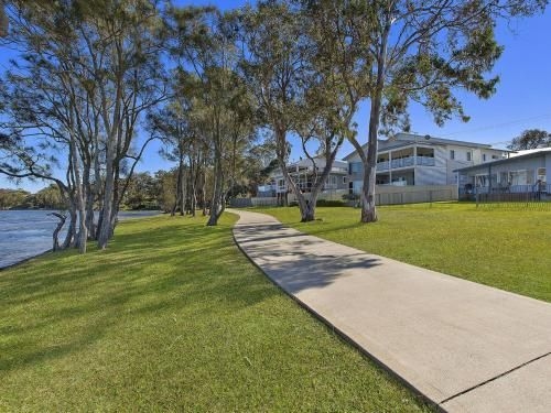 Lakes Edge Cottage2