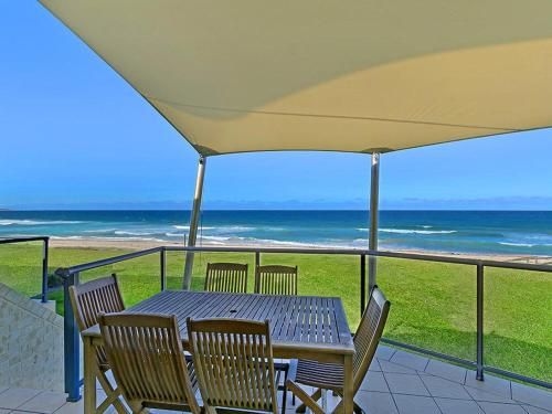 Beachfront Luxury0