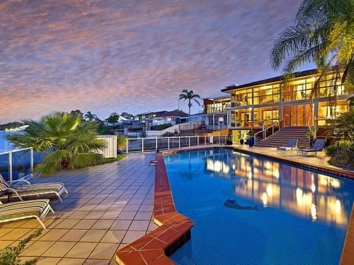 Toukley Waterfront House0