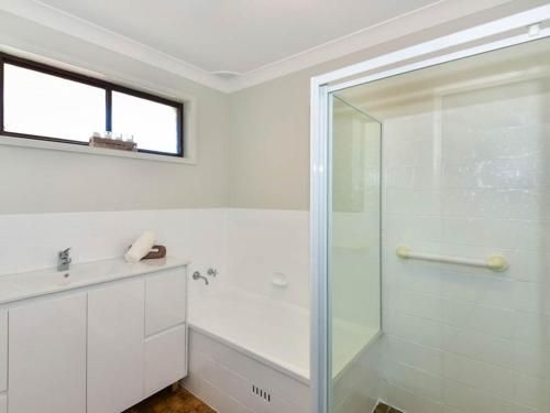 The Noraville House - Large Family Home3