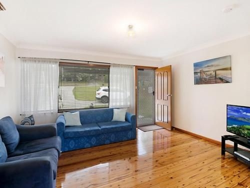 Budgewoi Cottage3