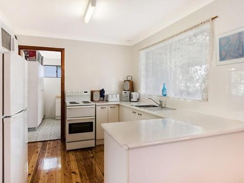 Budgewoi Cottage4