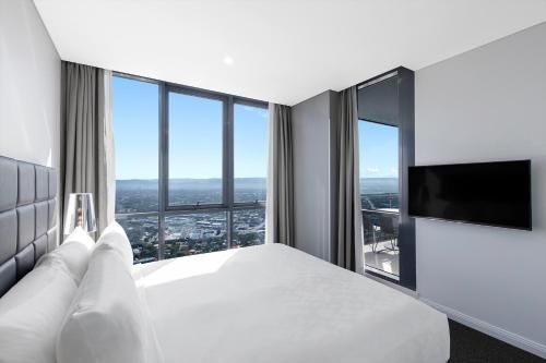 Meriton Suites Southport3