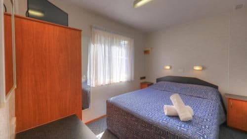 Riverfront Deluxe Cabin