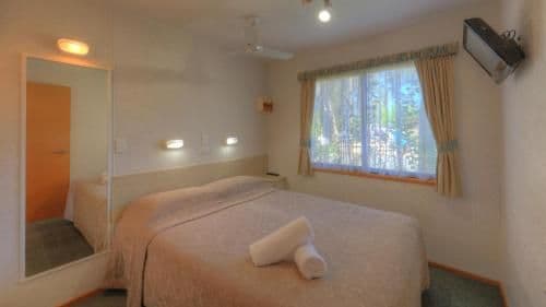 Riverfront Executive Cabin