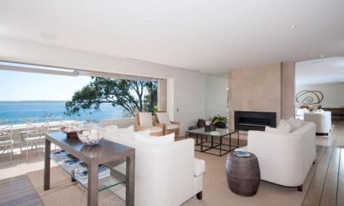 Luxury Three-Bedroom Penthouse Apartment 302