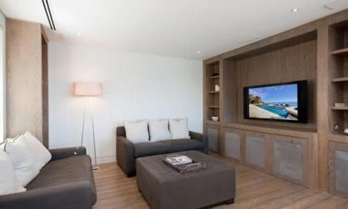 Luxury Three-Bedroom Penthouse Apartment 302