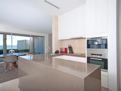 Luxury One-Bedroom Apartment - Pool Level 101