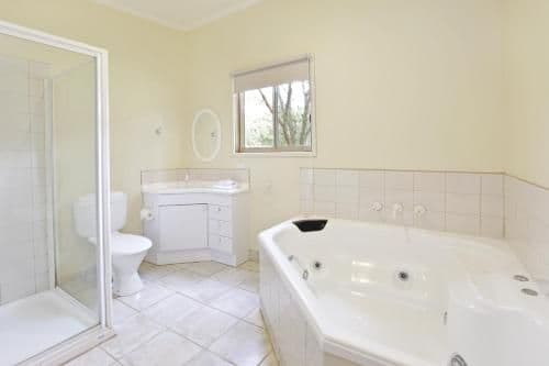 Cabin with Spa Bath