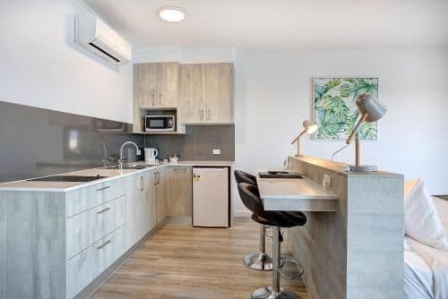 Studio with Spa Bath