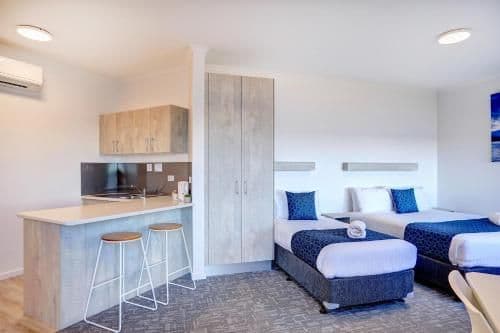 Spacious Queen and Single room