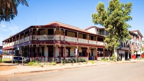 Beadon Bay Hotel0