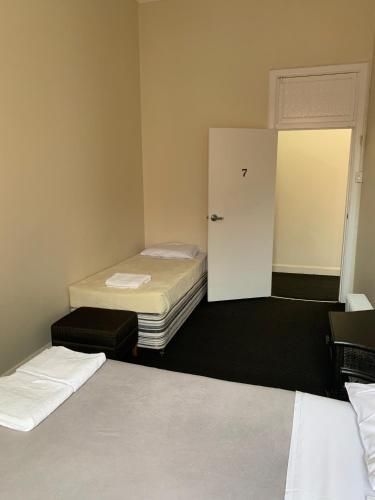 National Hotel Toowoomba1