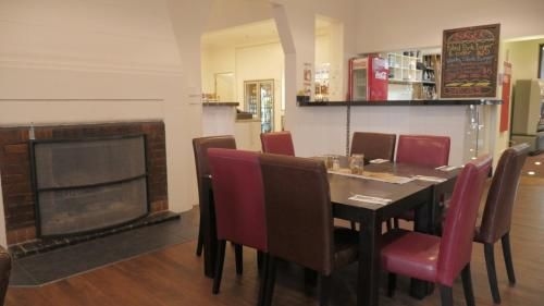 National Hotel Toowoomba0