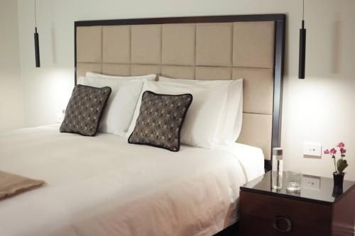 Ellen Hotel1