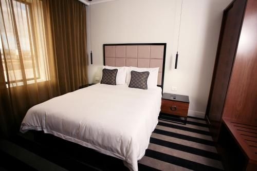 Ellen Hotel2