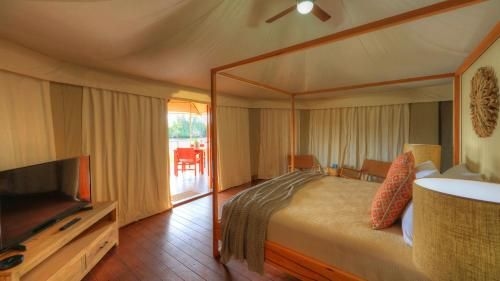 Rivershore Resort1