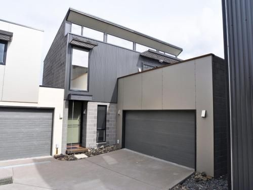 Luxe Townhouse 2 - Inlet Side1