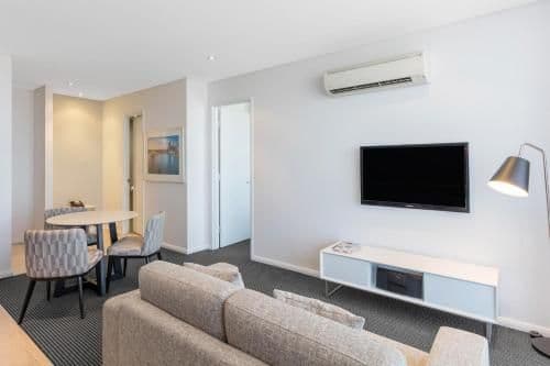 One-Bedroom Luxury Suite