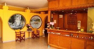 Bella Vista Beach Hotel & Studios0