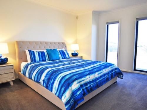 Plovers Rest - Surf Side1