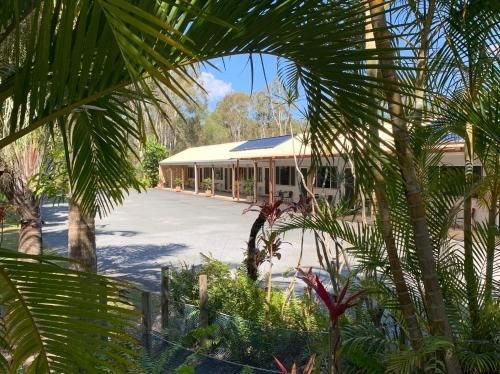 Tin Can Bay Motel0